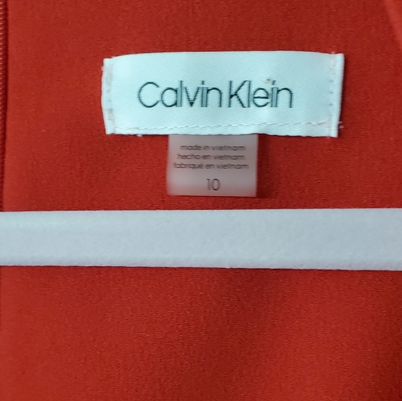 One piece - Picture 2 of 5